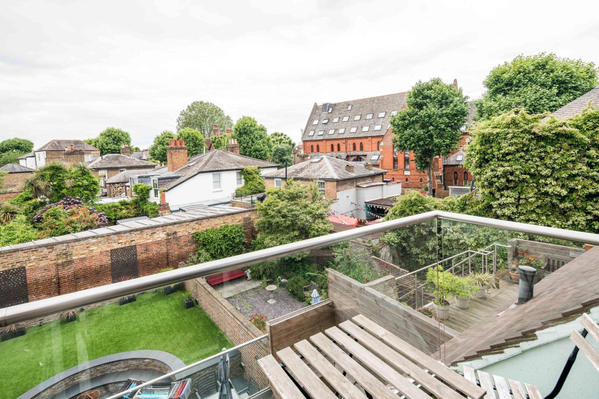 Sleek And Stylish 1bd W/ Balcony, Hammersmith Appartement