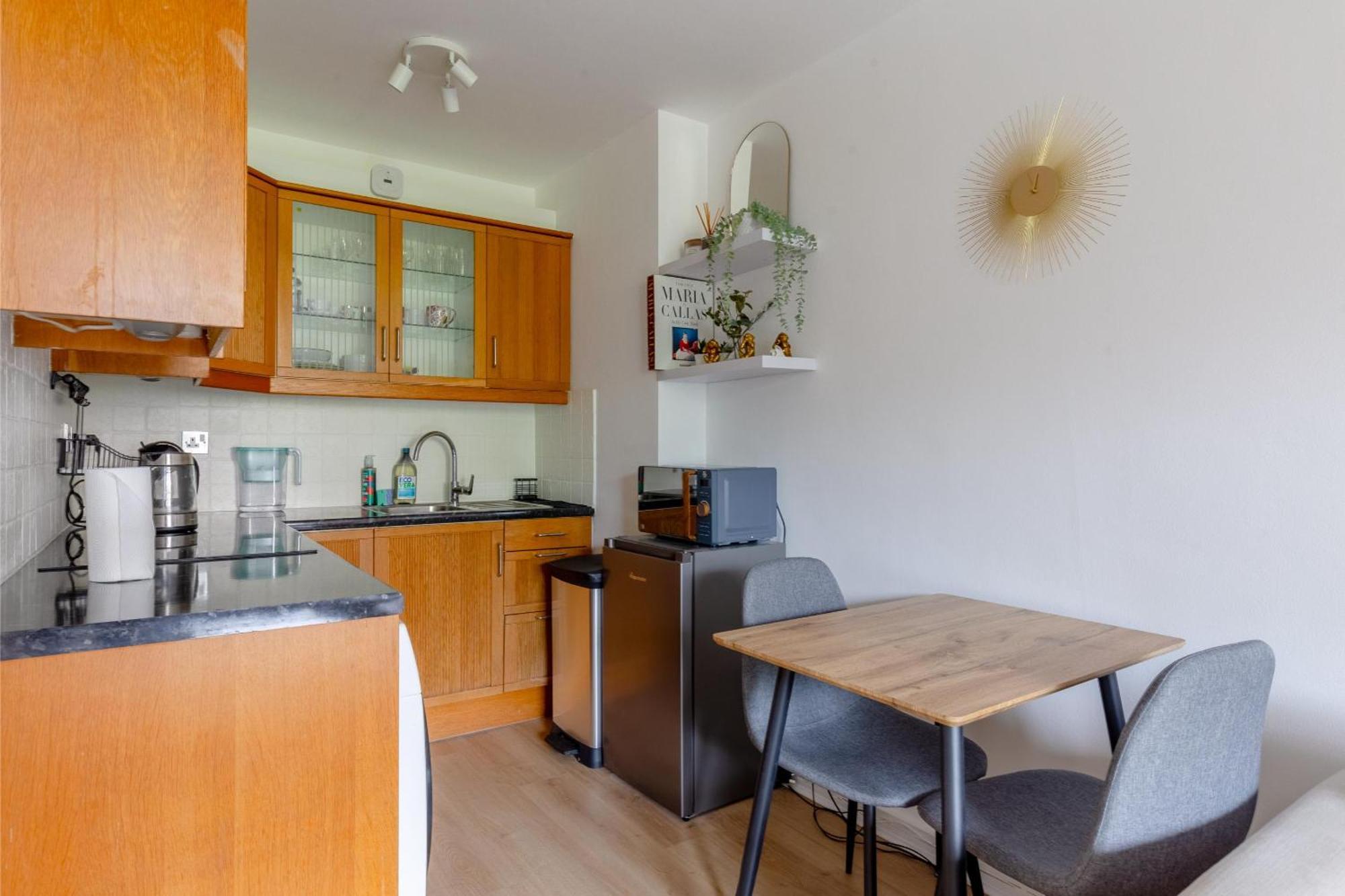 Lägenhet Refurbished Kensington With Balcony Near Tube London
