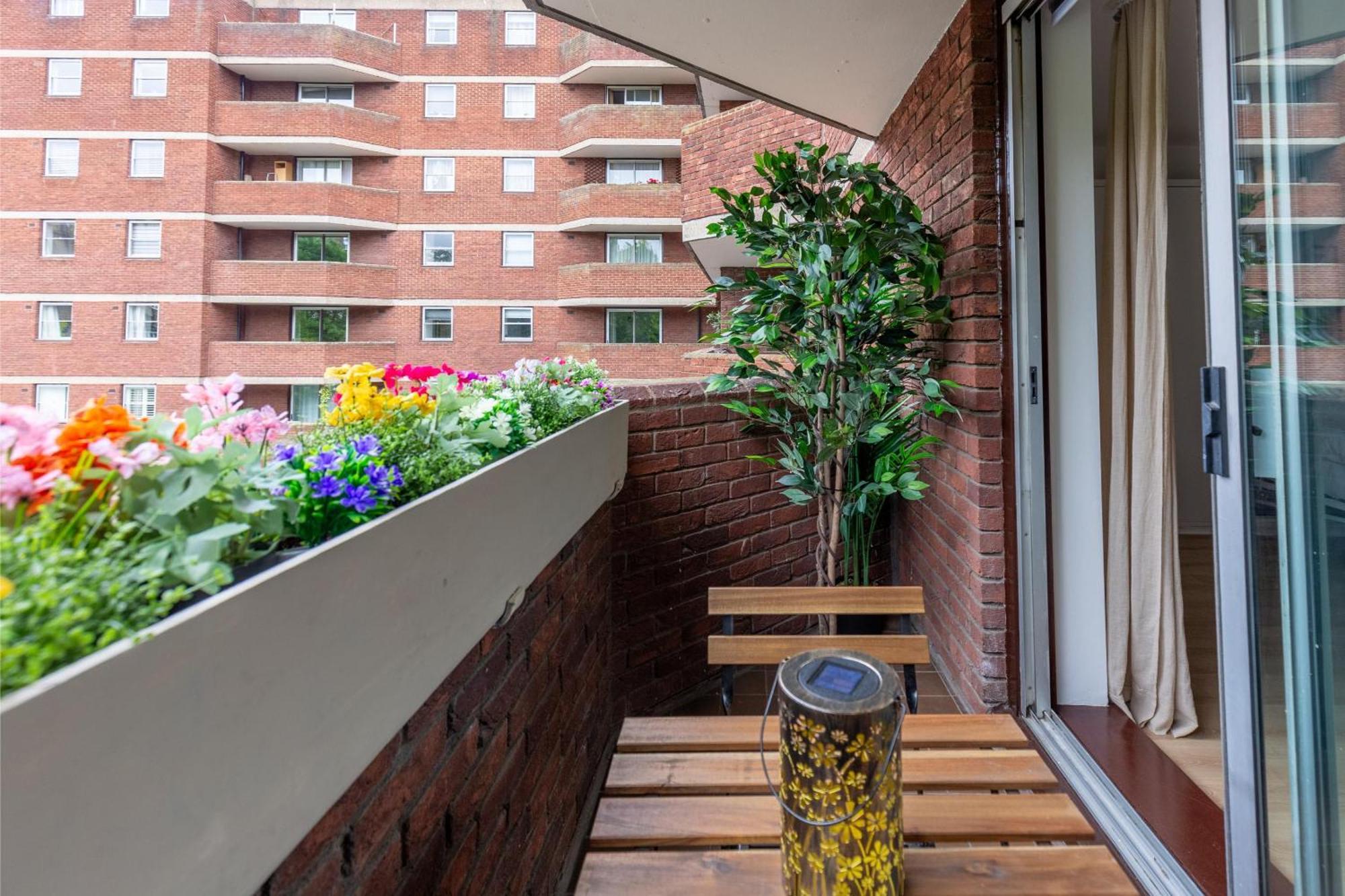 Lägenhet Refurbished Kensington With Balcony Near Tube London