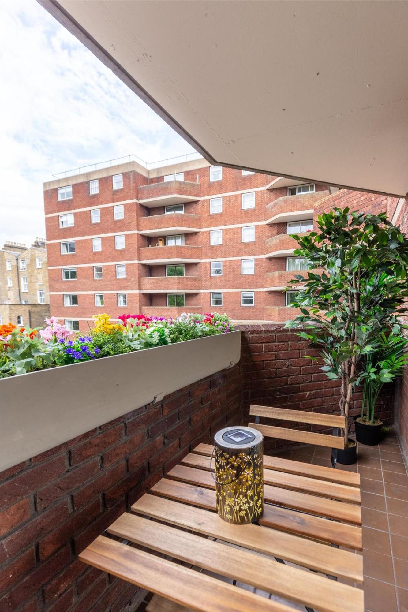 Lägenhet Refurbished Kensington With Balcony Near Tube London