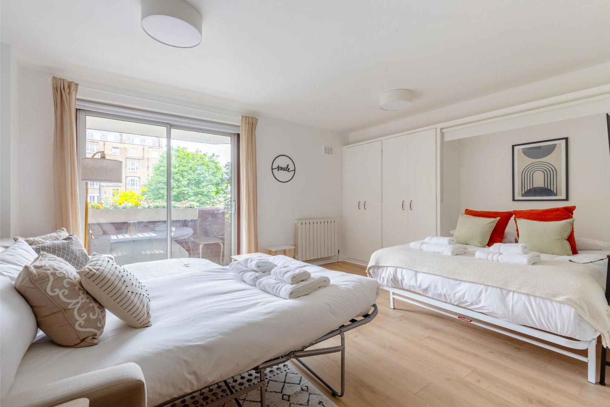Refurbished Kensington With Balcony Near Tube Lägenhet