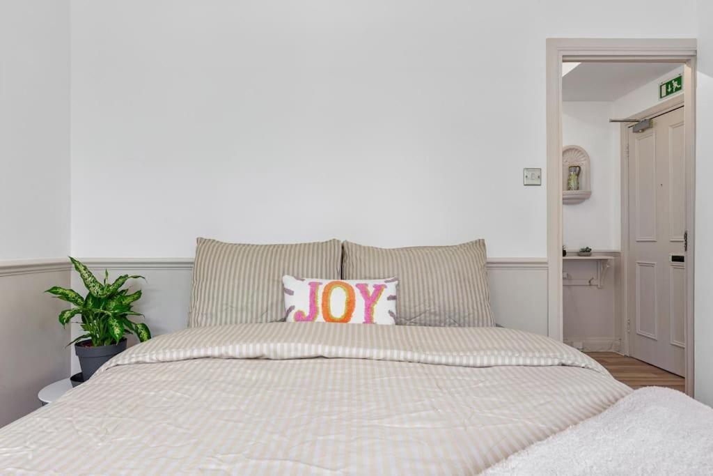 Apartment Brand New 3 Bedroom Flat In *