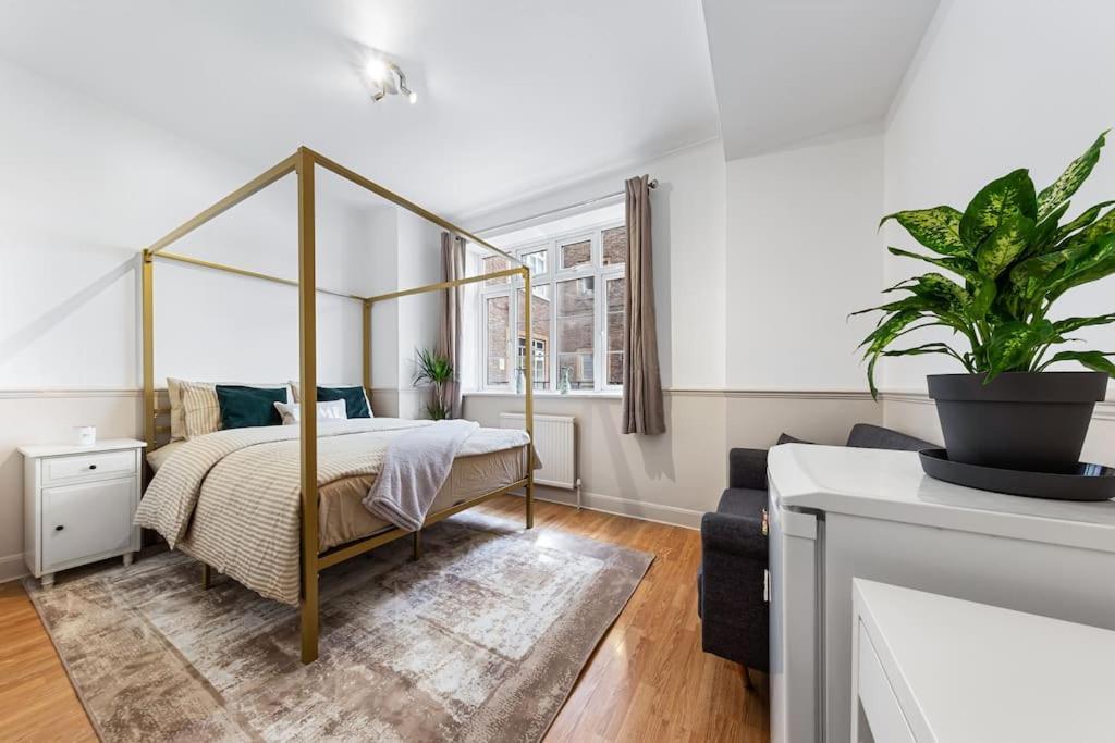 Brand New 3 Bedroom Flat In Apartment