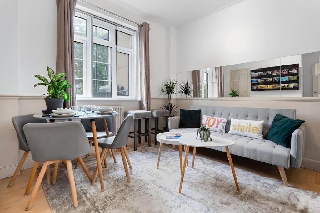 Brand New 3 Bedroom Flat In Apartment