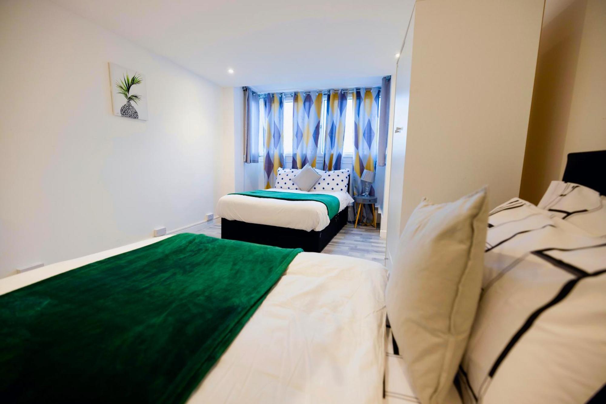 2 Bedrooms-6guests-veryspacious-freeparking-wifi London