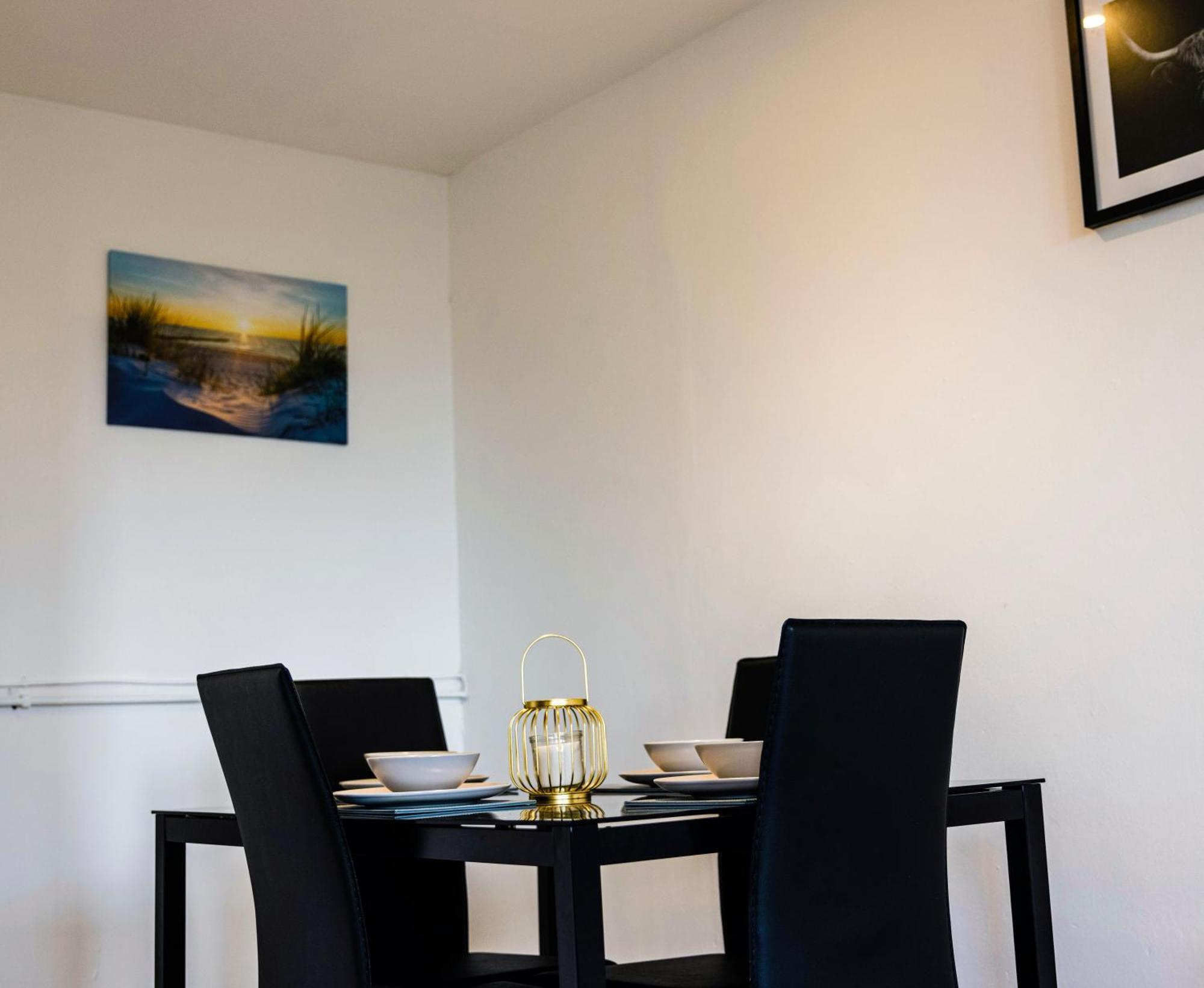 2 Bedrooms-6guests-veryspacious-freeparking-wifi Appartement