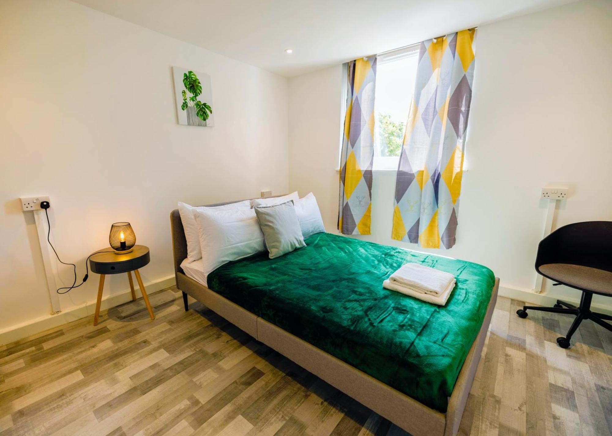Apartment 2 Bedrooms-6guests-veryspacious-freeparking-wifi *