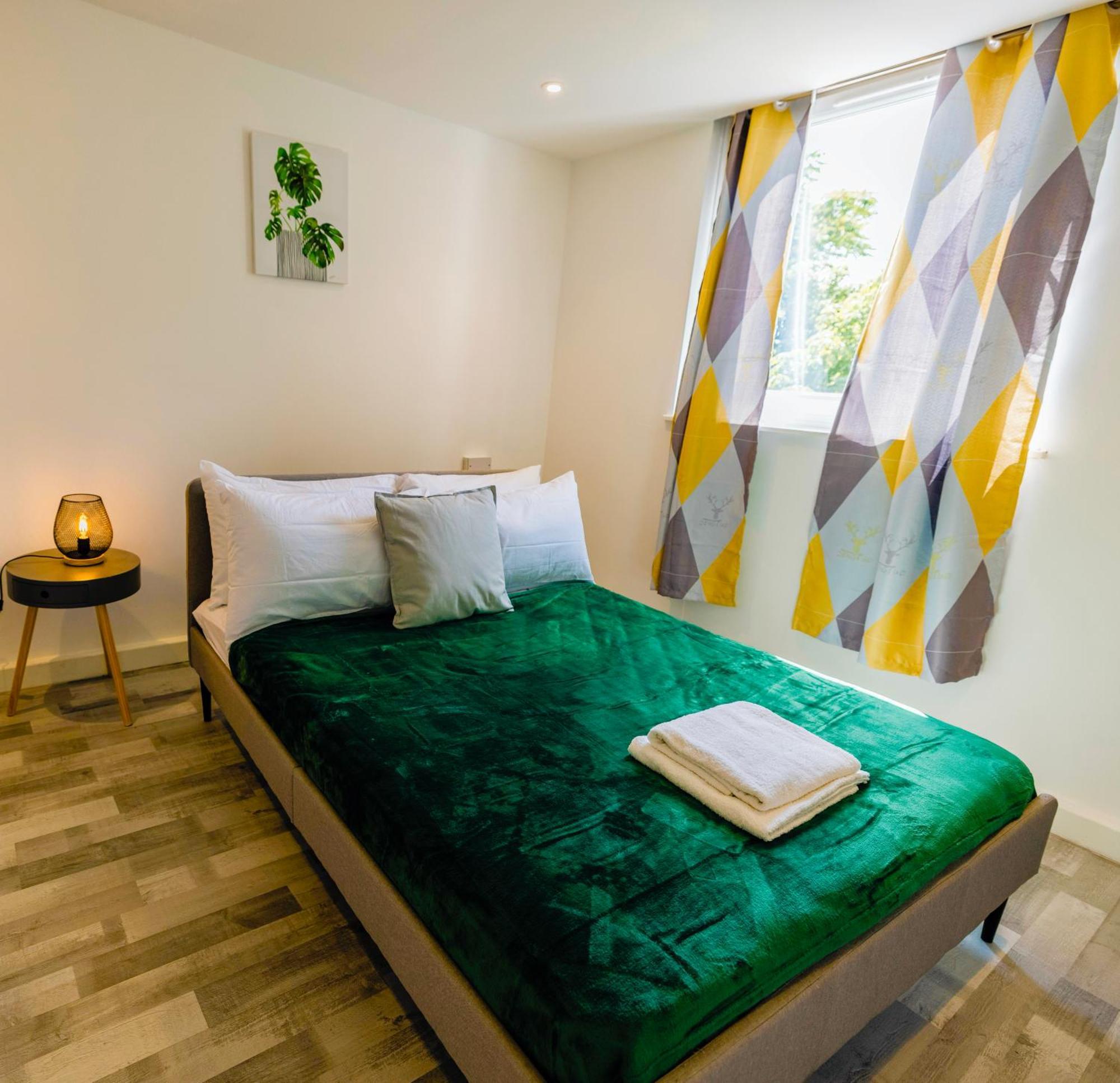 2 Bedrooms-6guests-veryspacious-freeparking-wifi *