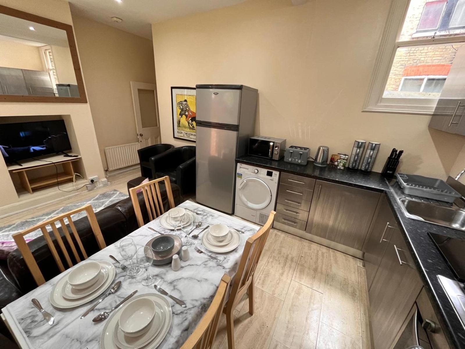 Lejlighed 4 Bedroom Ground Floor For Up To 7 Guests London