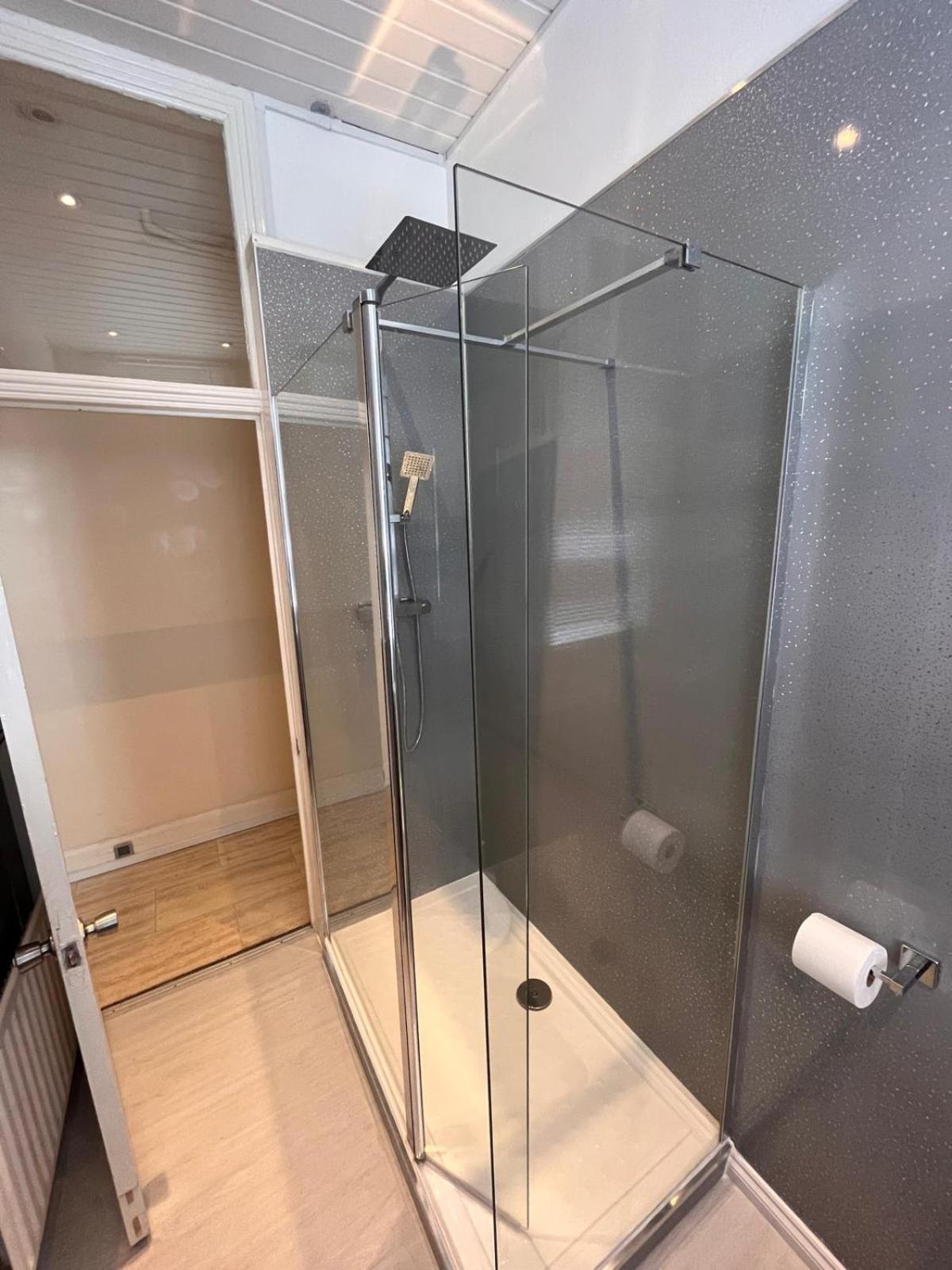 4 Bedroom Ground Floor For Up To 7 Guests Lejlighed