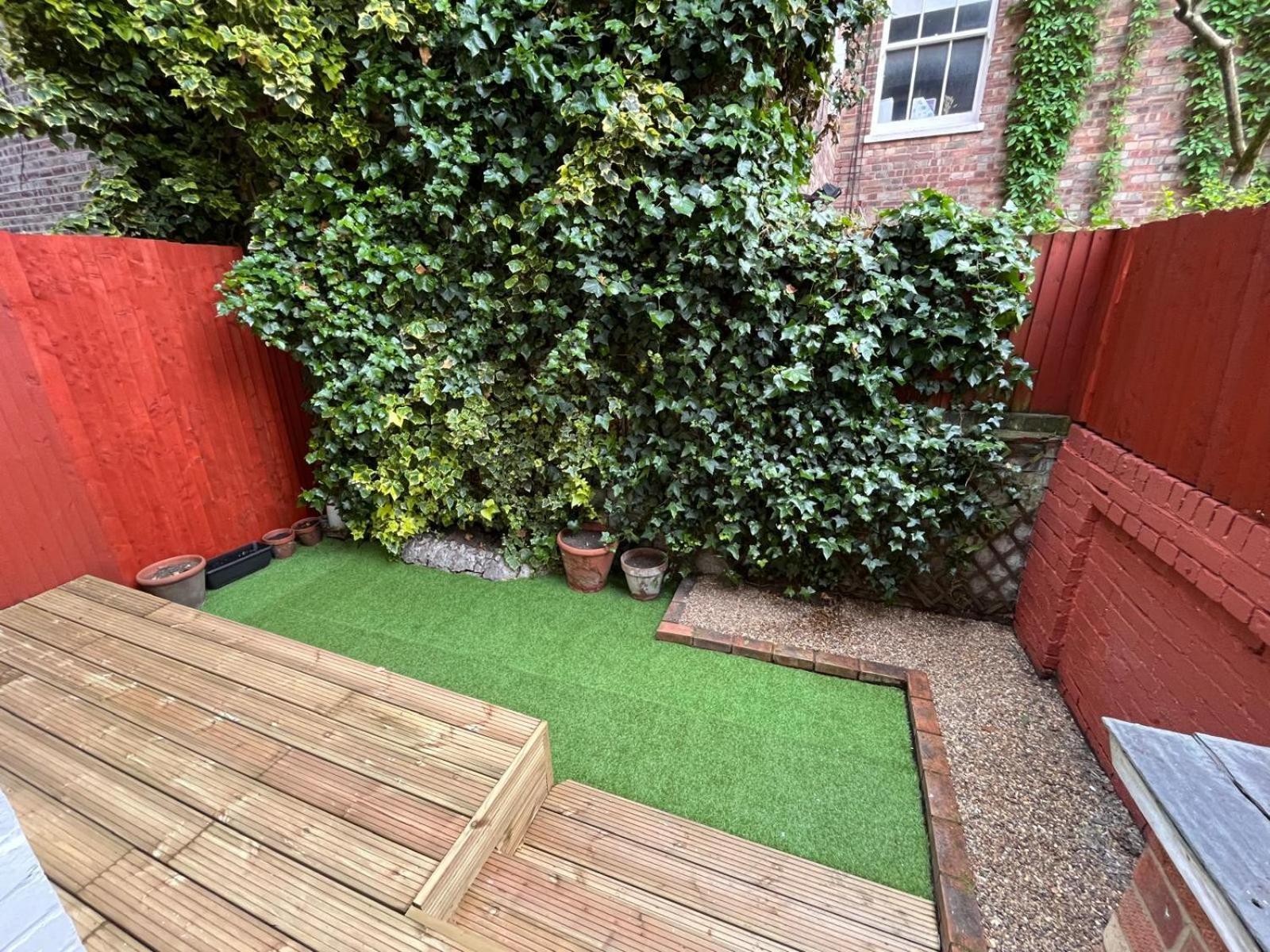 4 Bedroom Ground Floor For Up To 7 Guests London