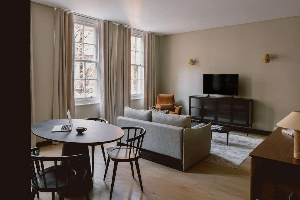 Native Kings Wardrobe Hotel Londen