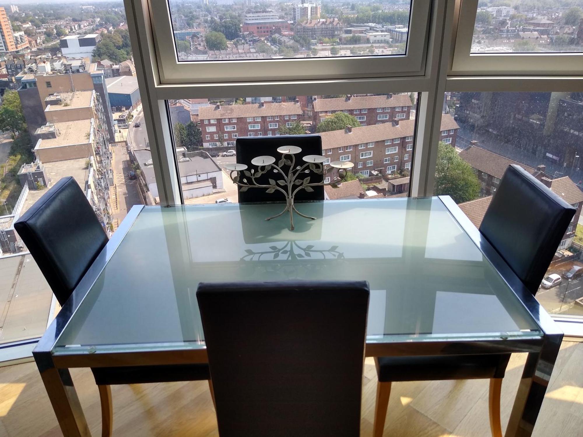 In Luxurious Penthouse Rum i privatbostad