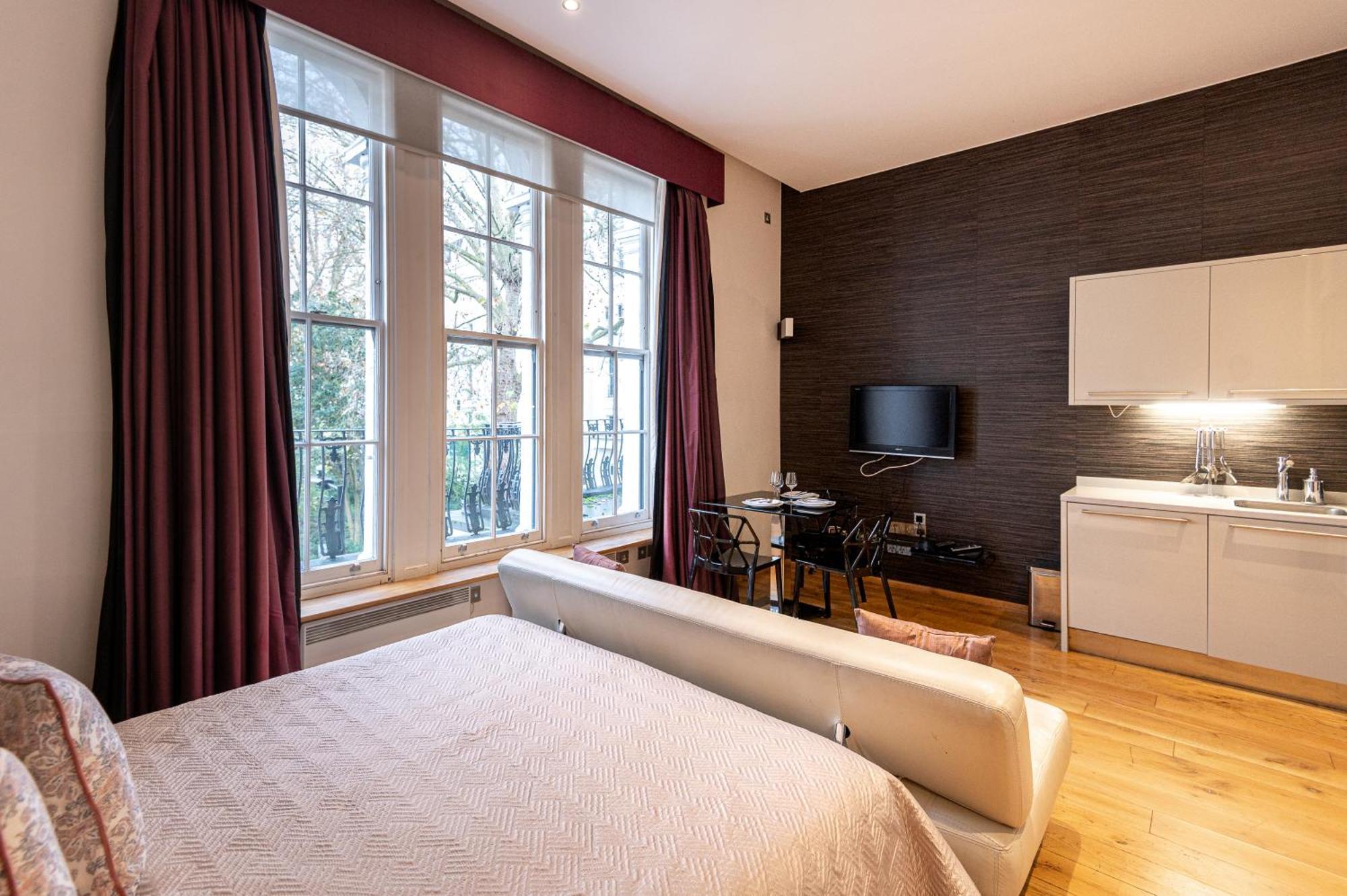 Space Aparthotel