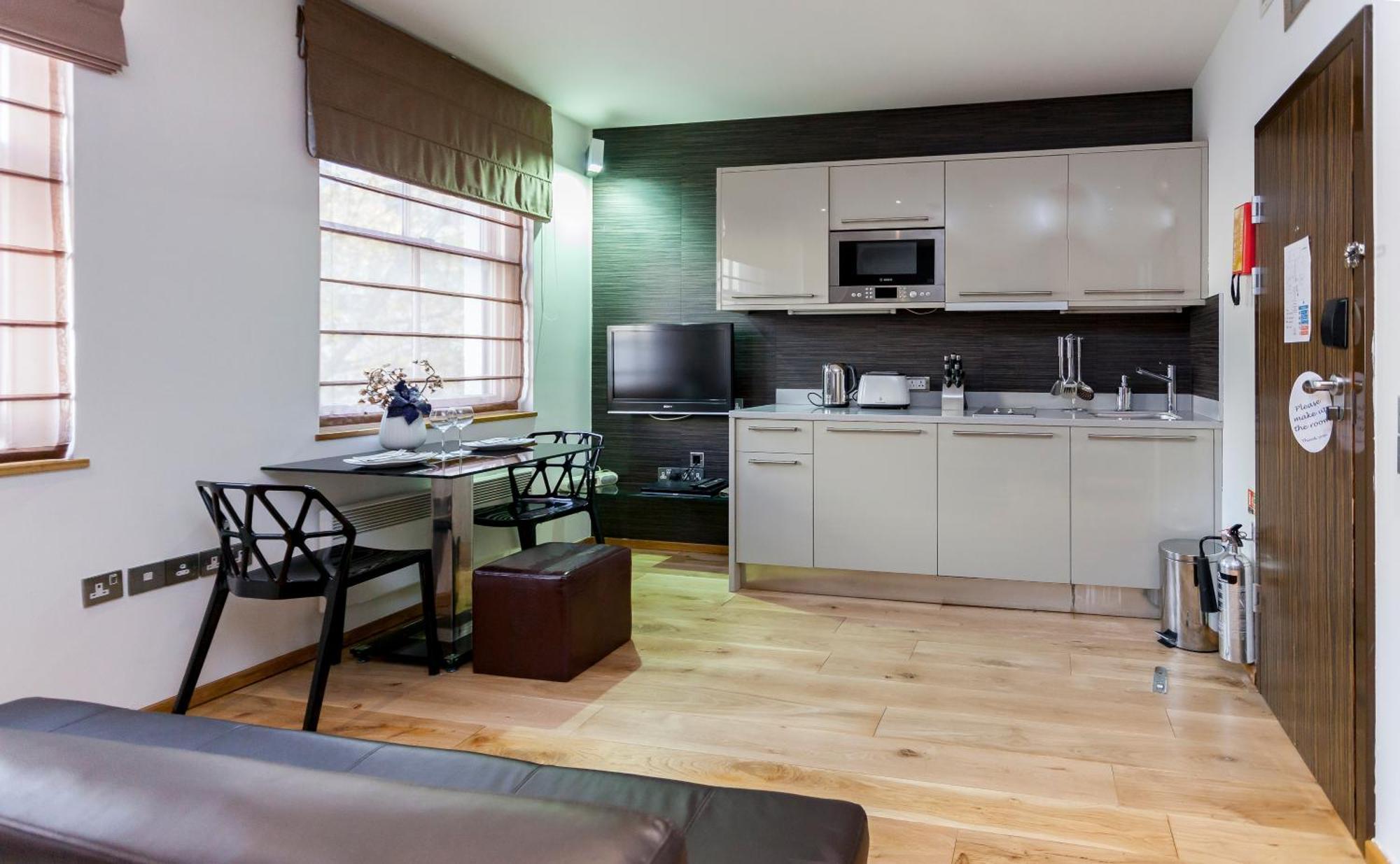Space Aparthotel 4*
