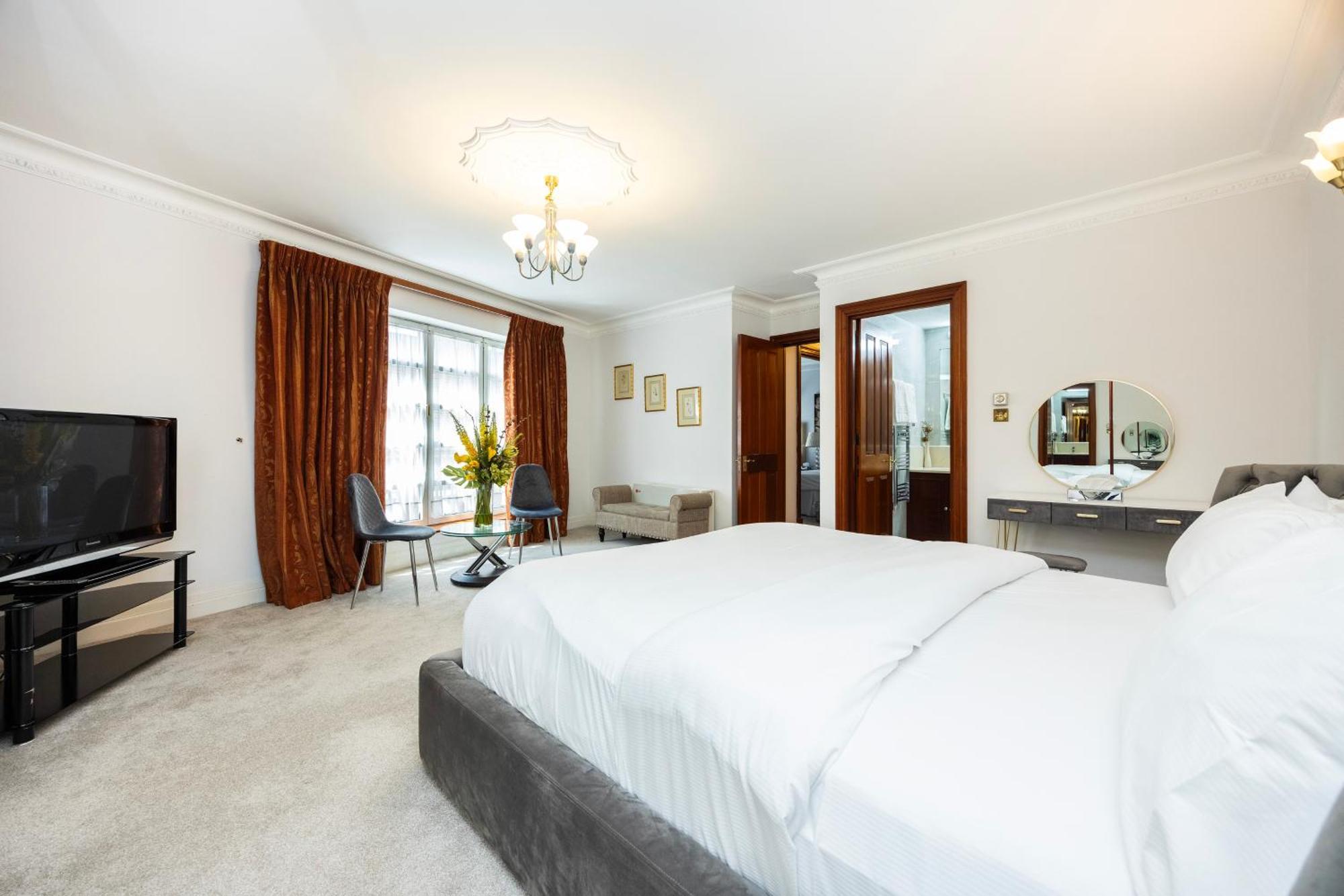 Aparthotel Carlton Court - Mayfair 5*