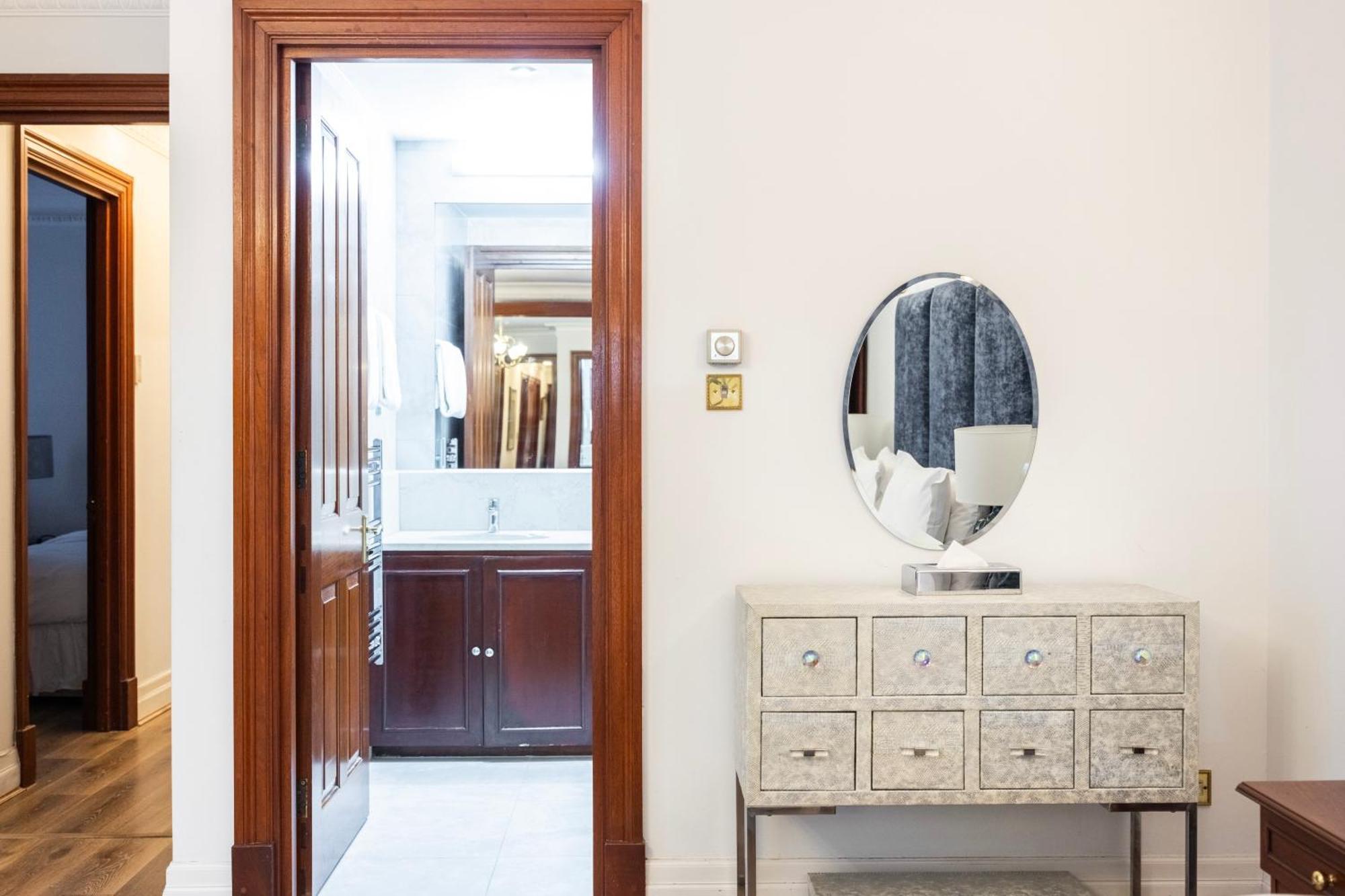 Aparthotel Carlton Court - Mayfair 5*