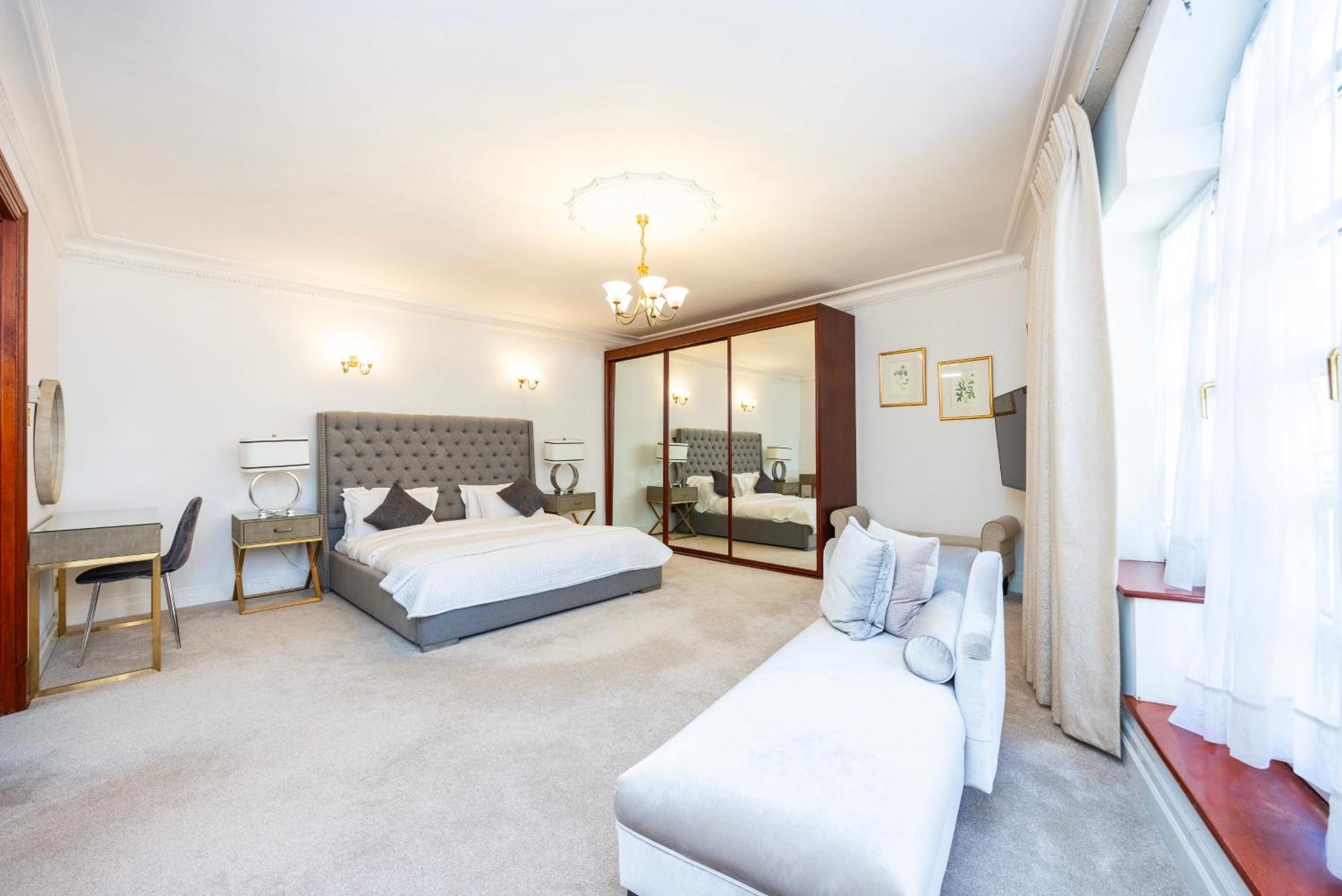 Aparthotel Carlton Court - Mayfair 5*
