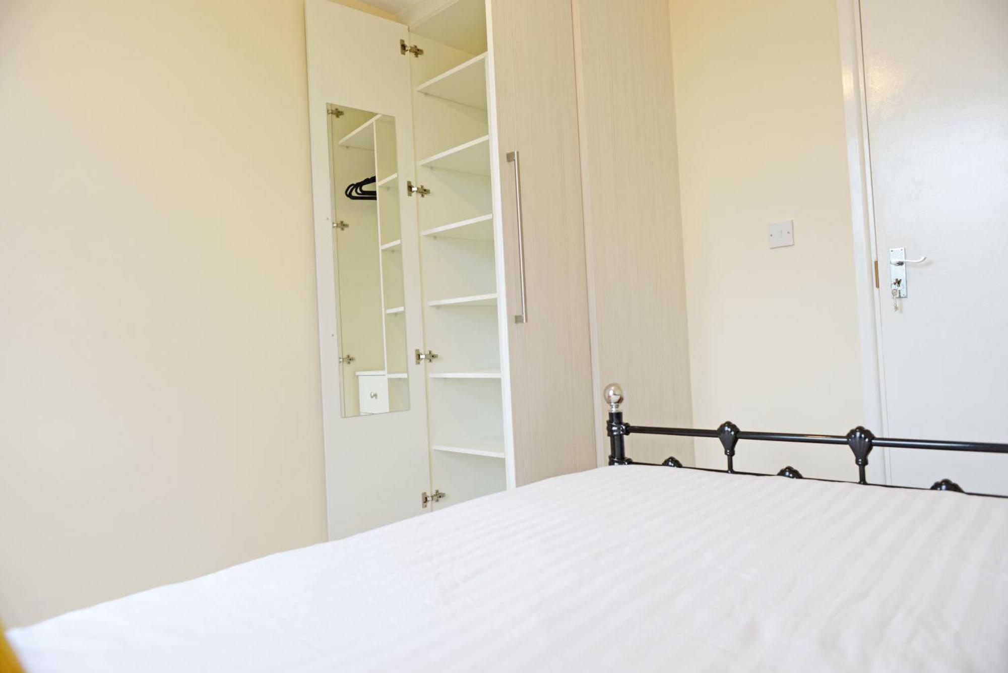 London's East End 2 Bedroom Appartamento