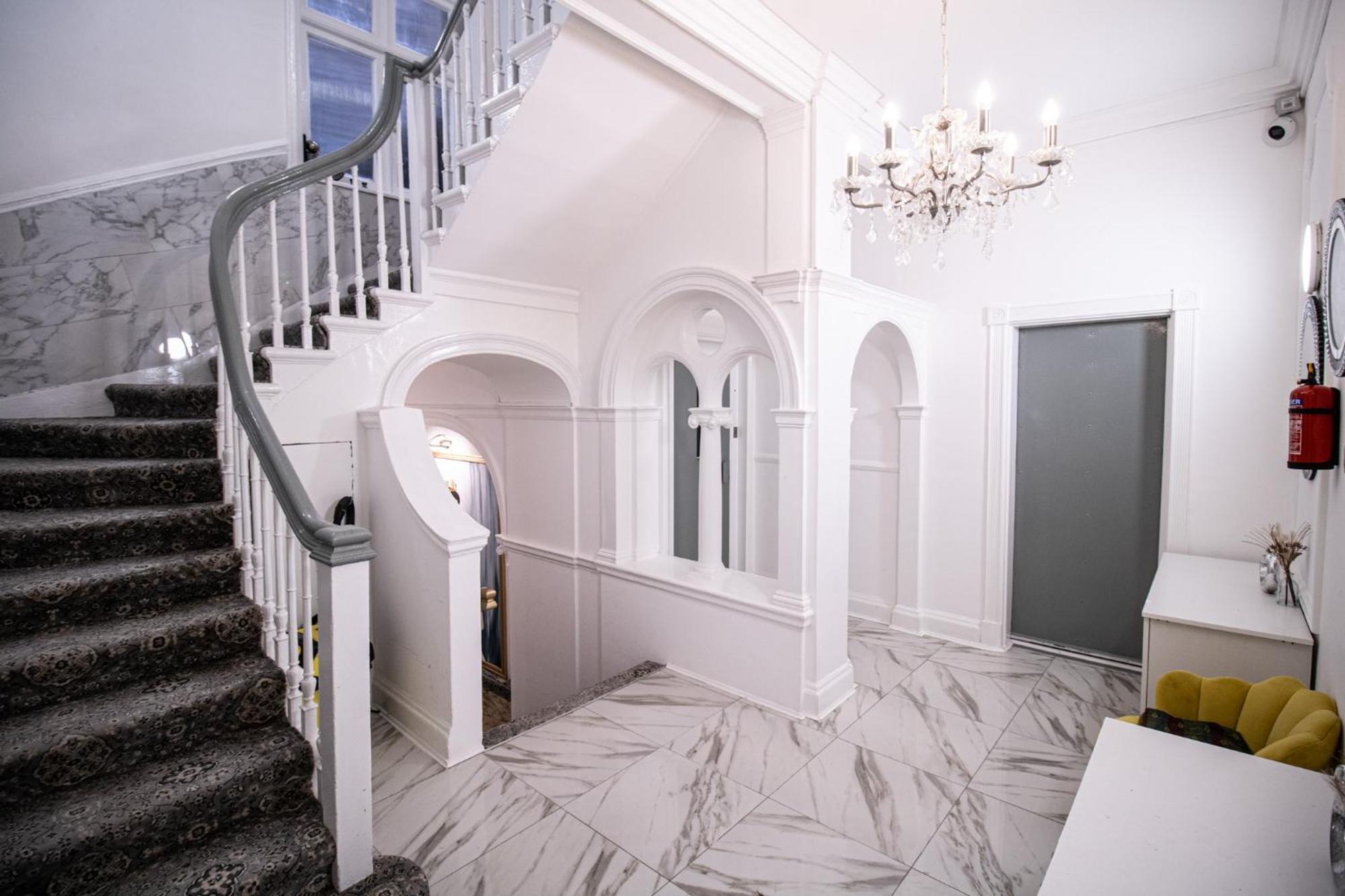 Luxurious 1-bedroom Penthouse On Oxford Street 11g London