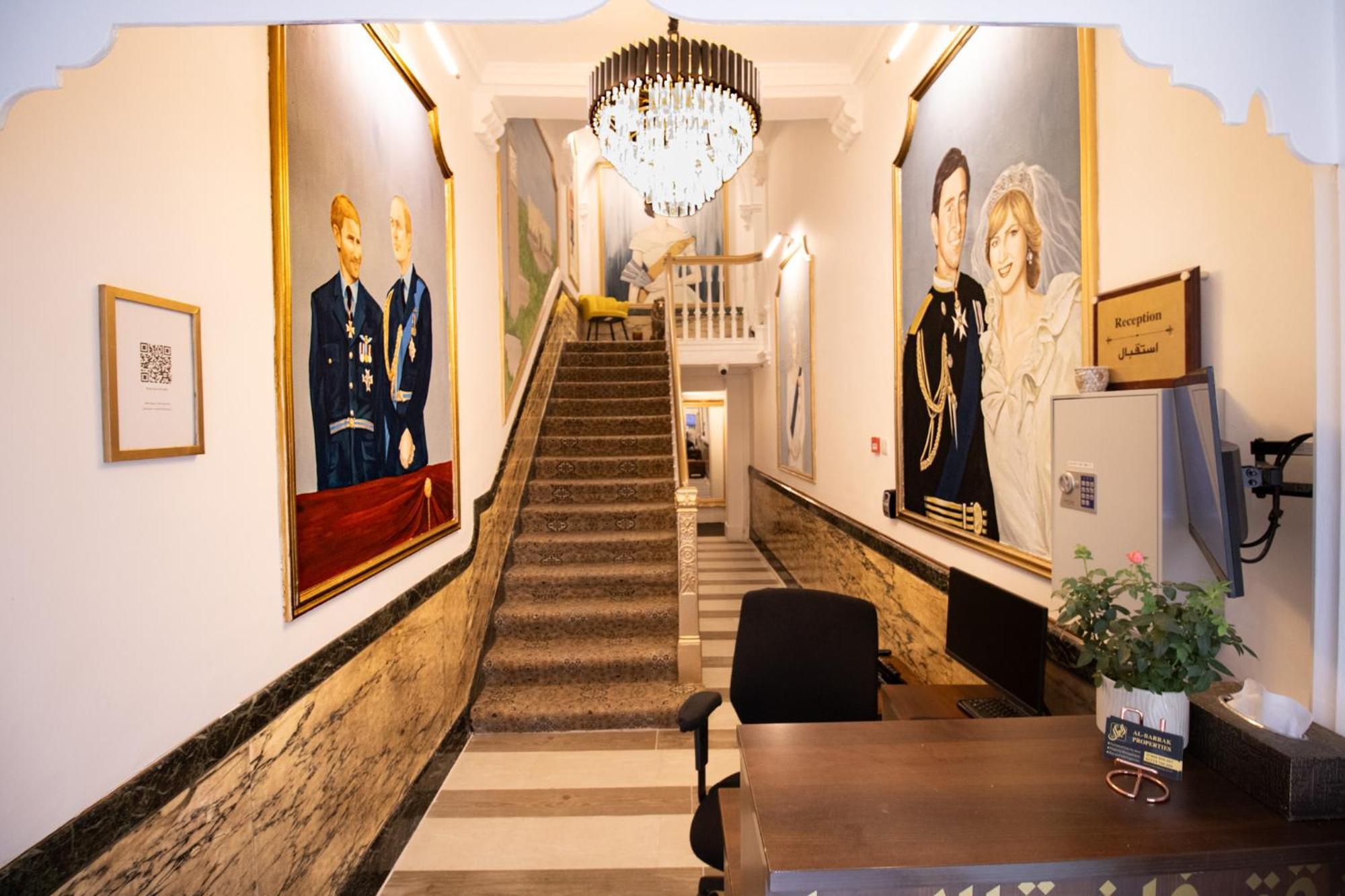 Luxurious On Oxford Street Apartment *