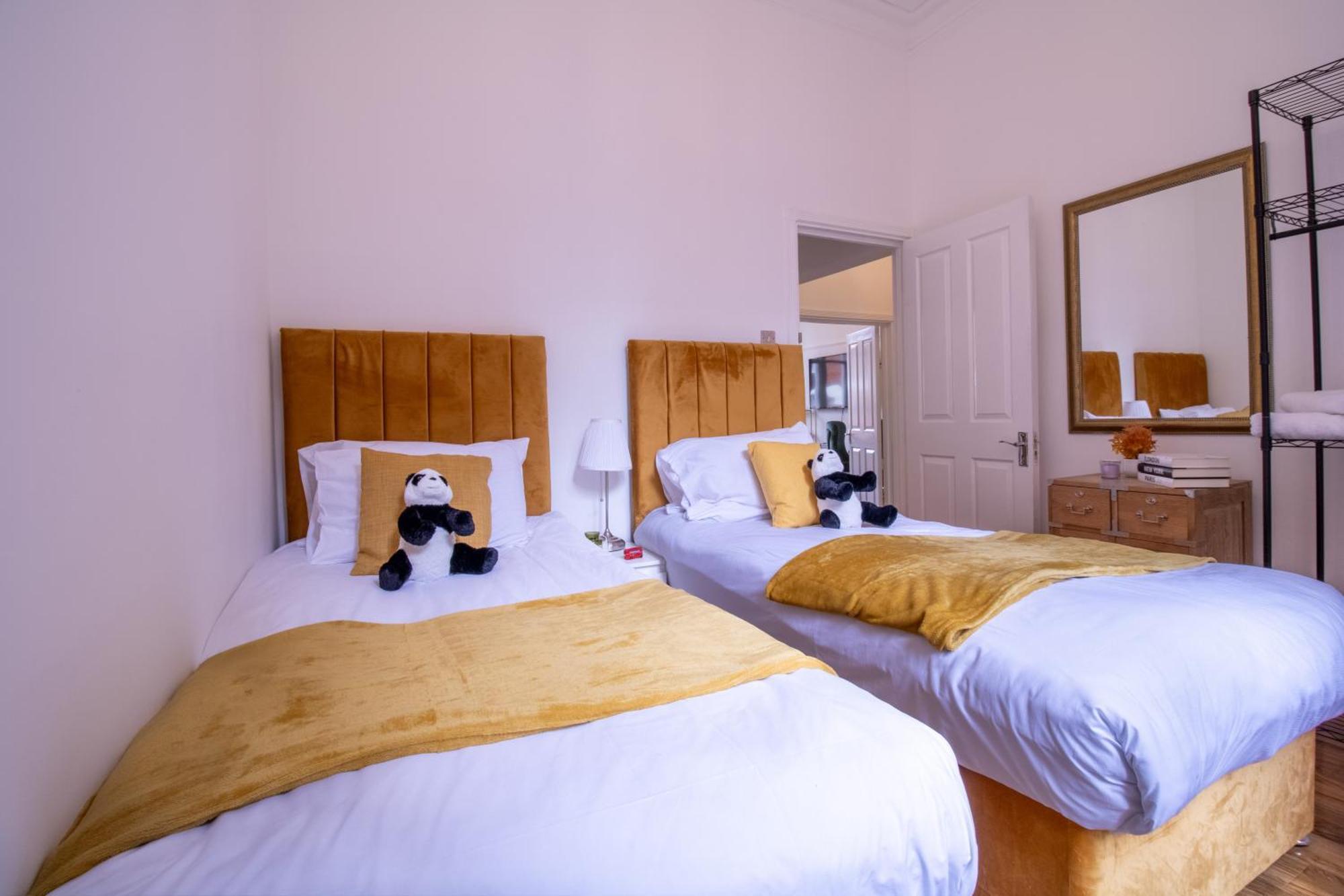 Luxurious On Oxford Street Apartment *