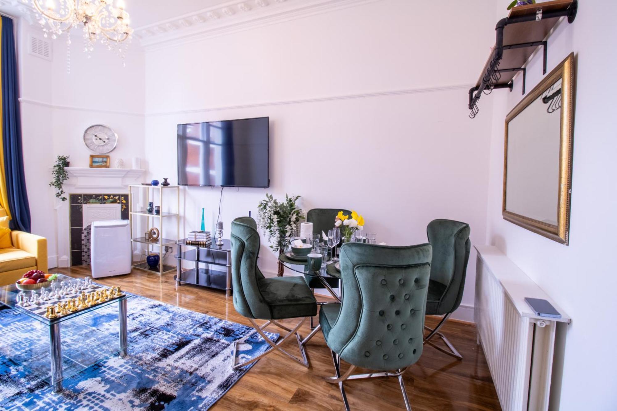 Luxurious On Oxford Street Apartment London