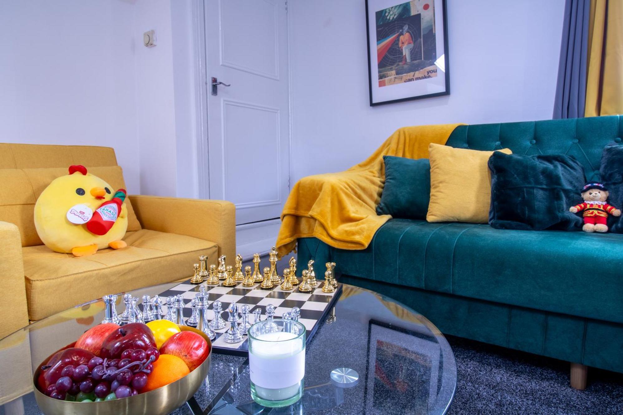 Luxurious On Oxford Street Apartment *