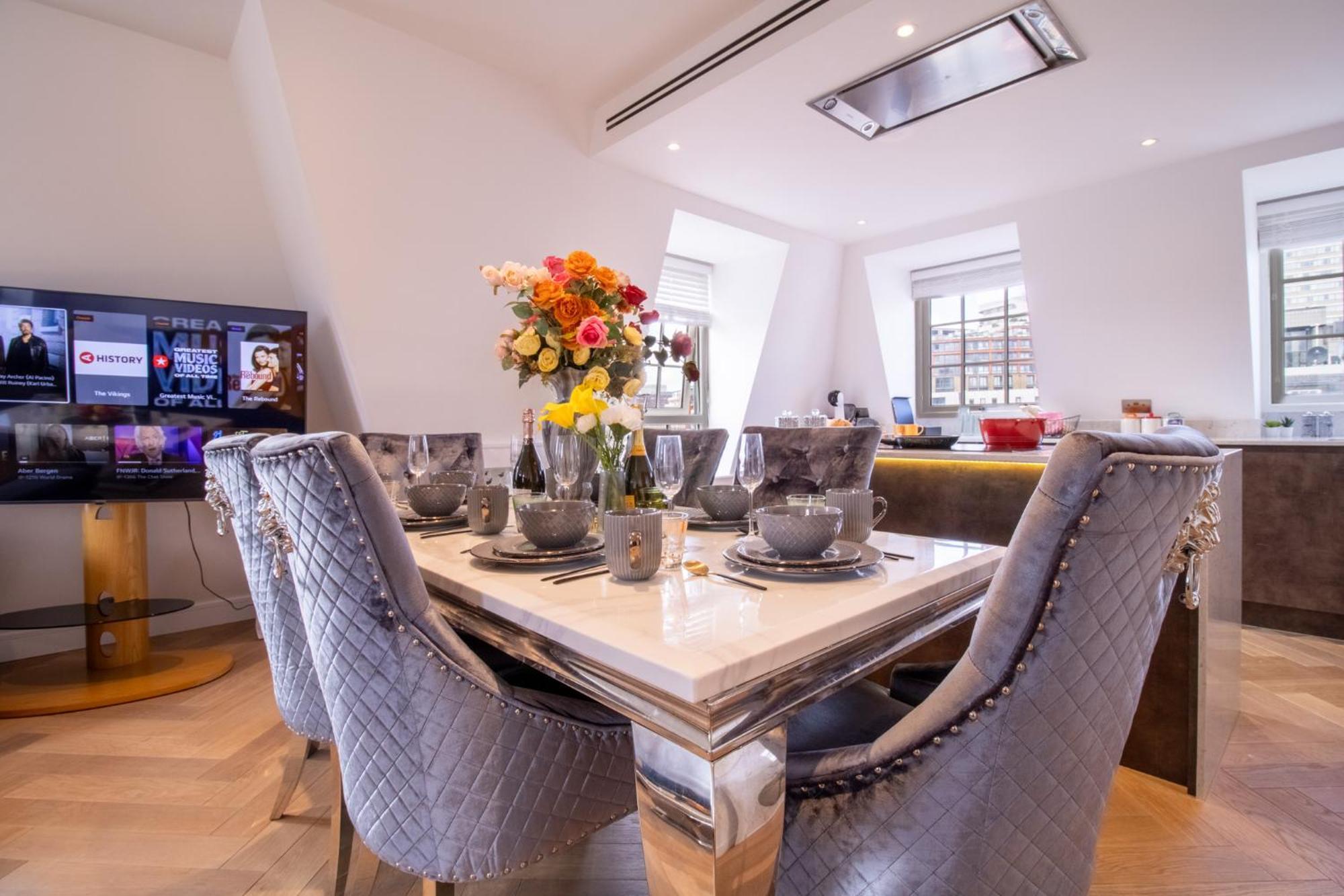 Elegant 3-bedroom Penthouse In Marble Arch 70 Appartement