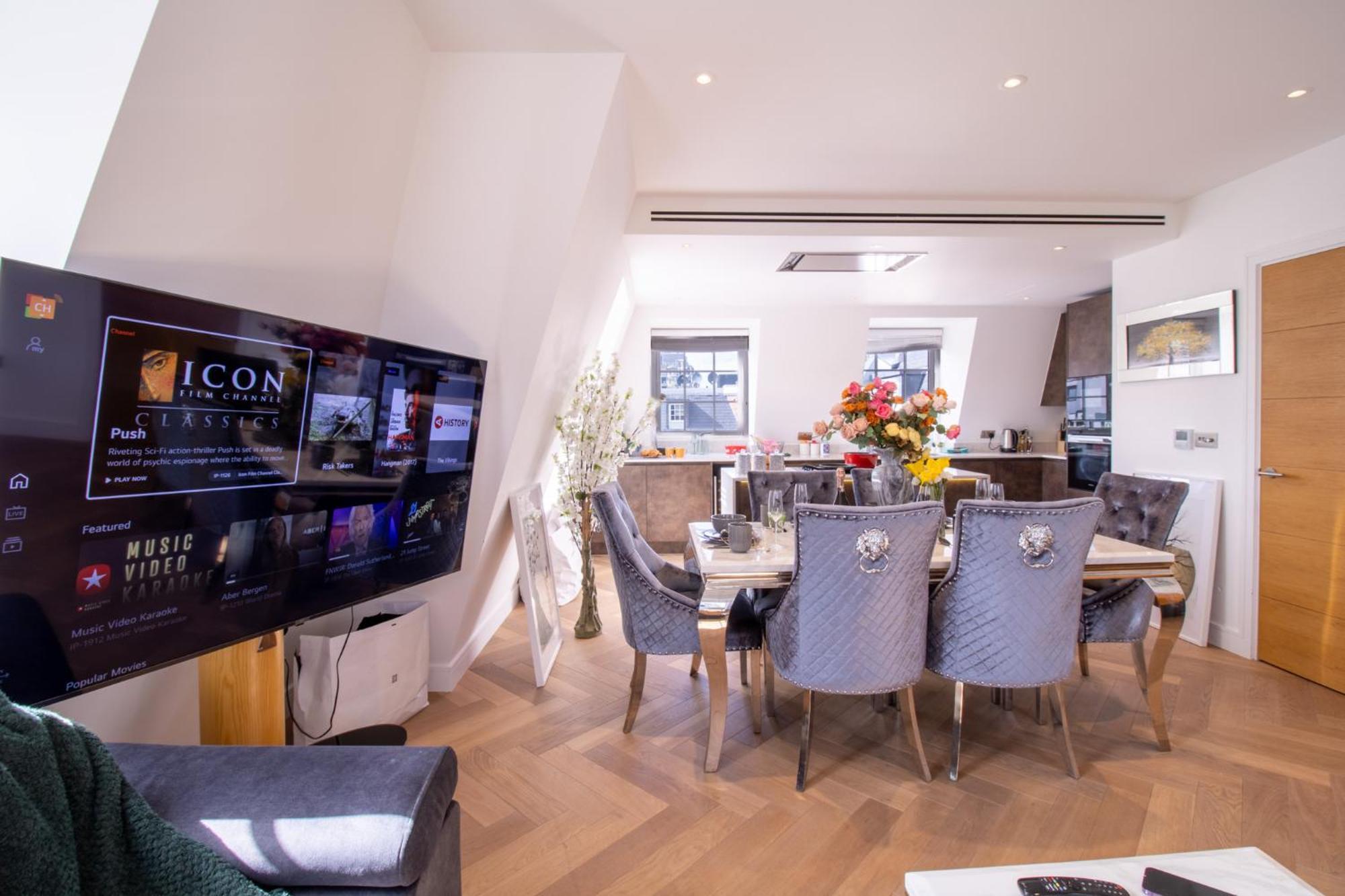 Elegant 3-bedroom Penthouse In Marble Arch 70 * Londen