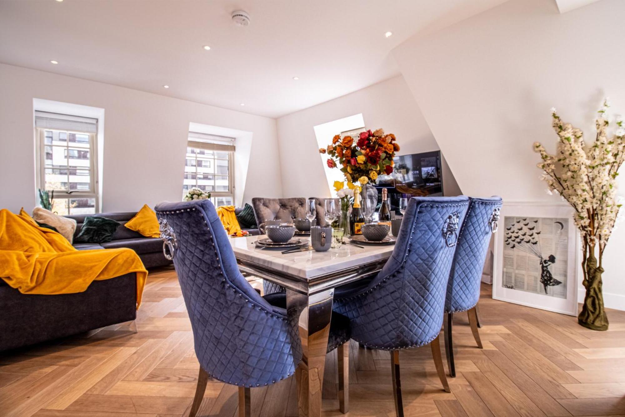Elegant 3-bedroom Penthouse In Marble Arch 70 Appartement