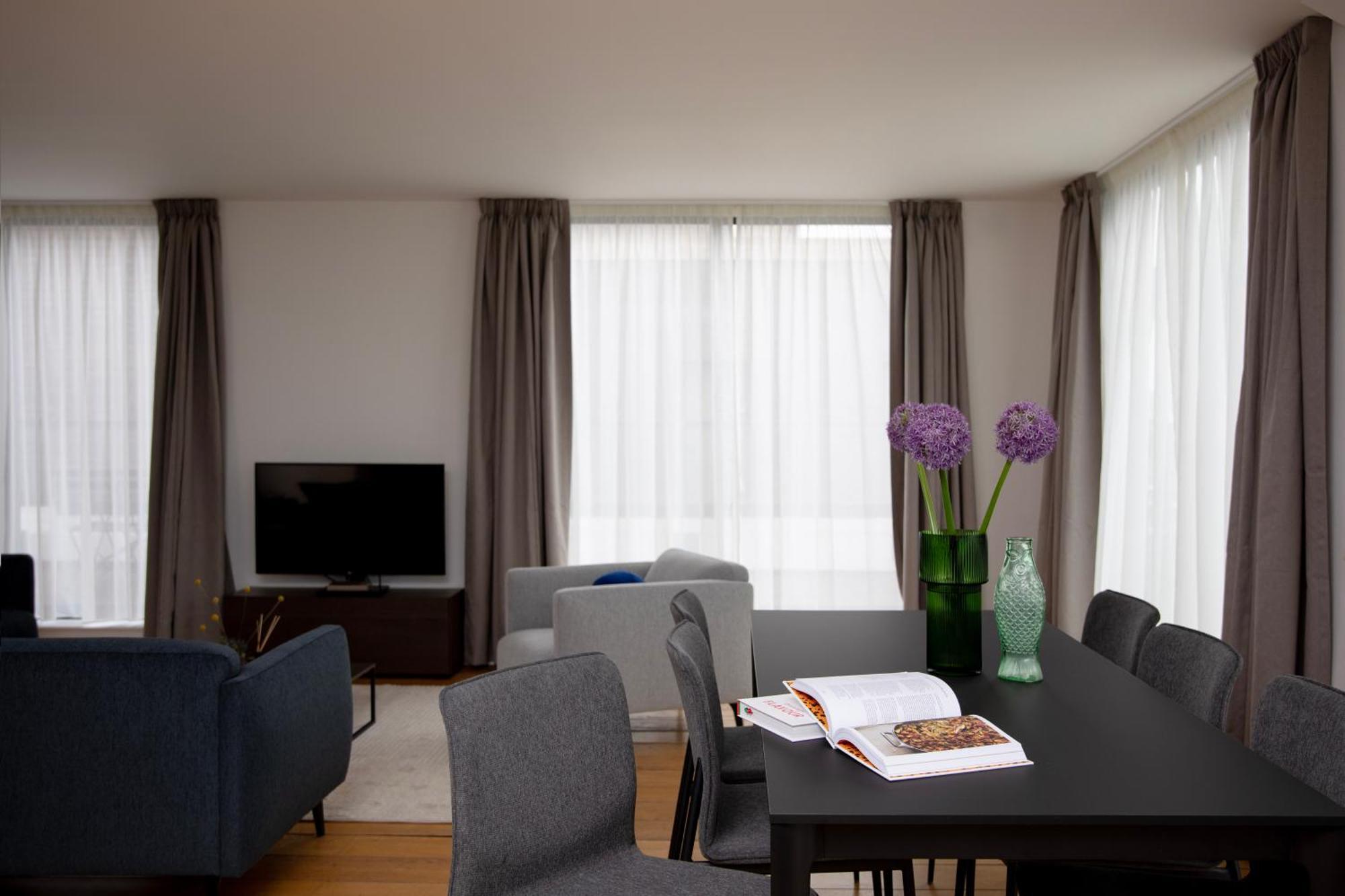 Apartment Bob W Tower Hill Residences *