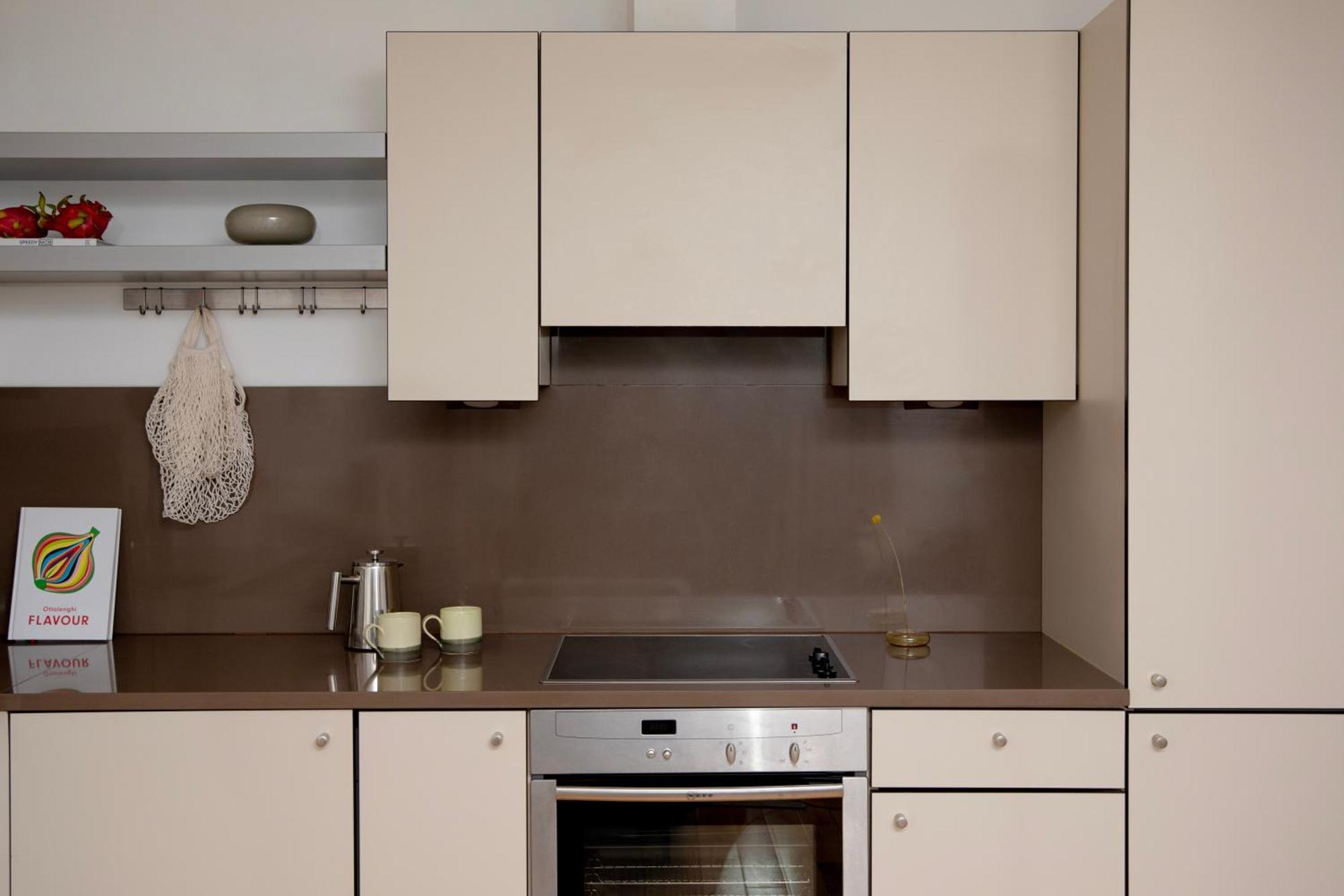 Bob W Tower Hill Residences Apartment *
