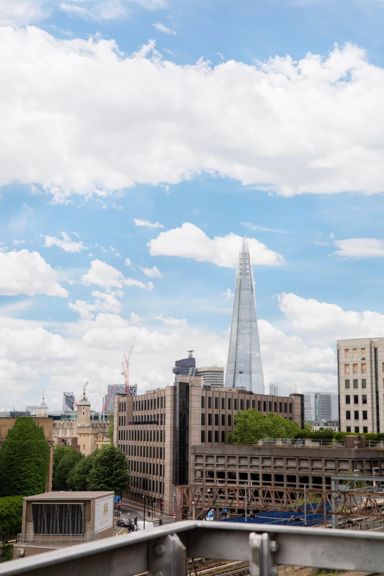 Bob W Tower Hill Residences * Londra