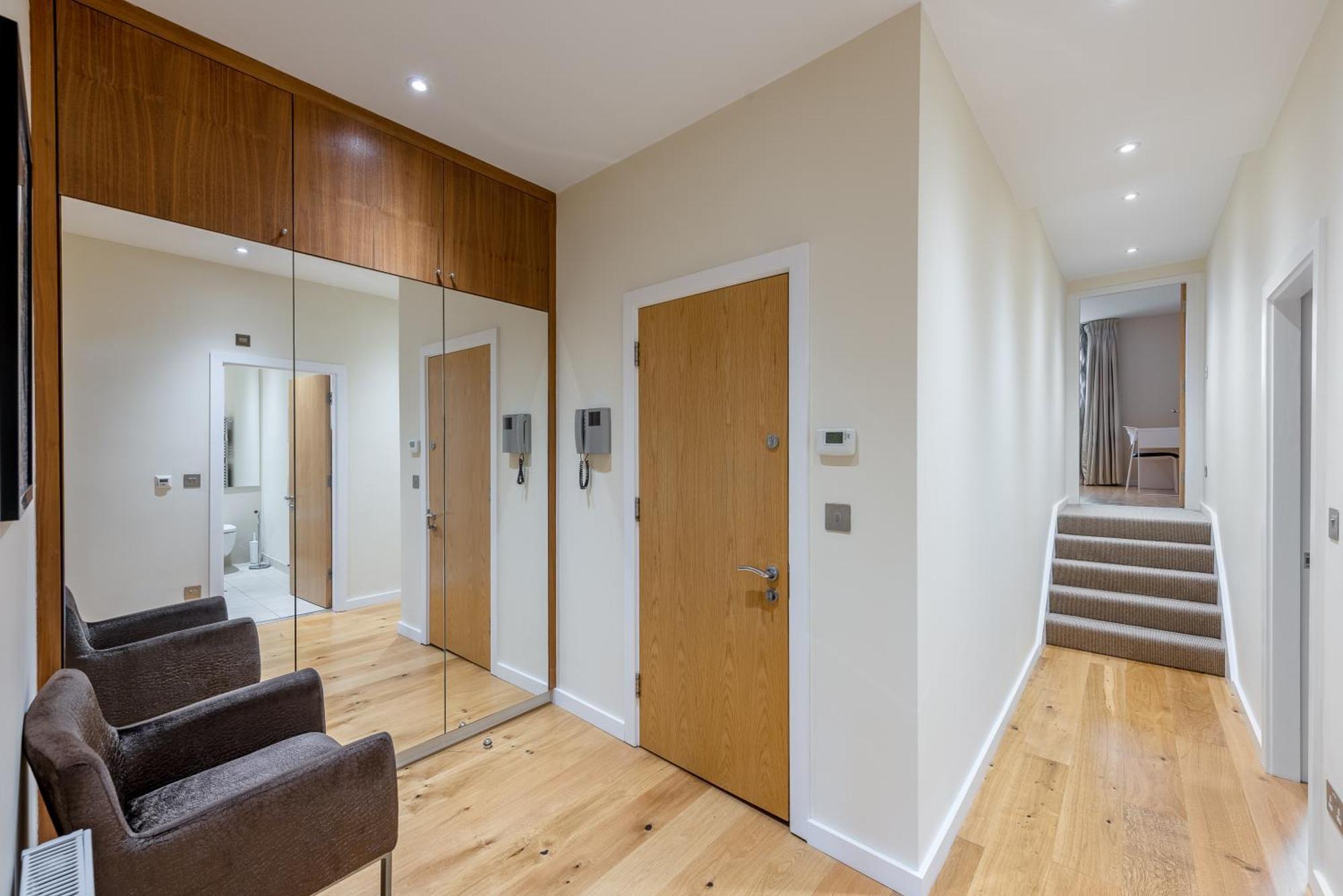 Moments From Hyde Park & Notting Hill With Free Luggage Storage And Washing Machine Appartement Londen
