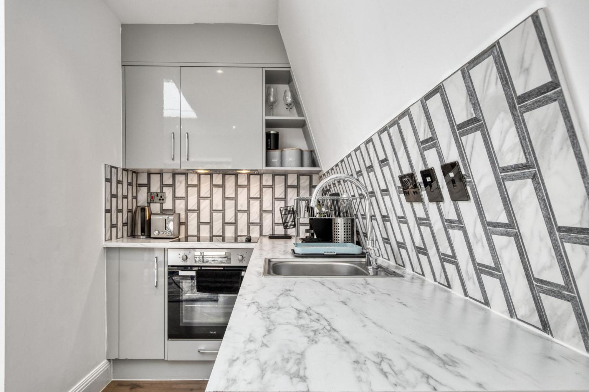 Luxurious Hidden Gem In Wandsworth Apartment *