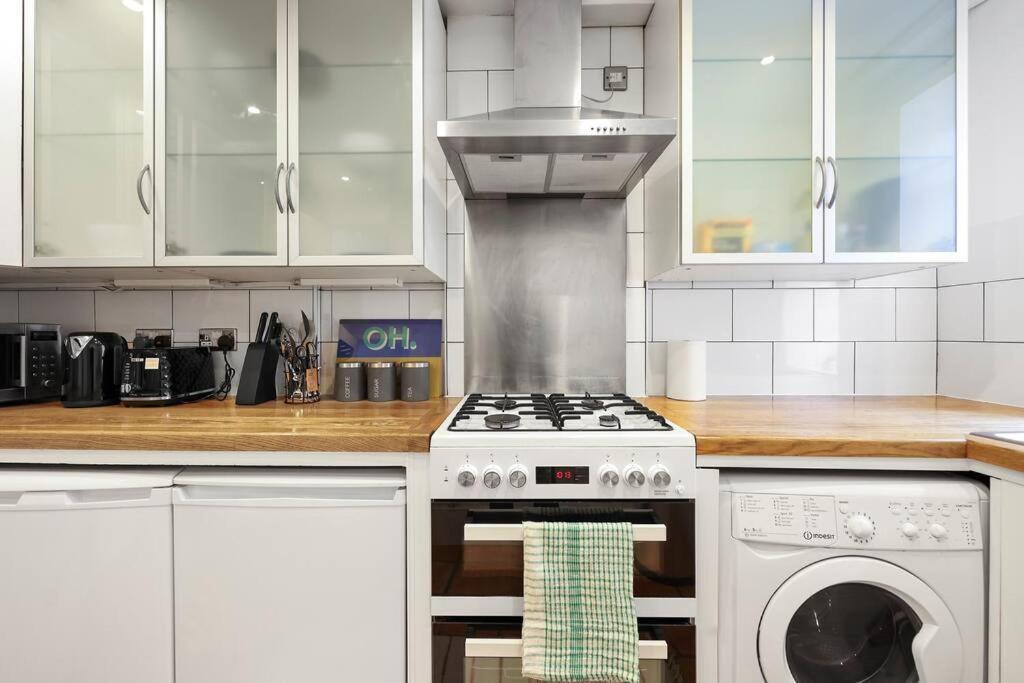 Cozy Private 1-bedroom Short Term & Flexible Renting Hoxton With Free Wifi Apartment London