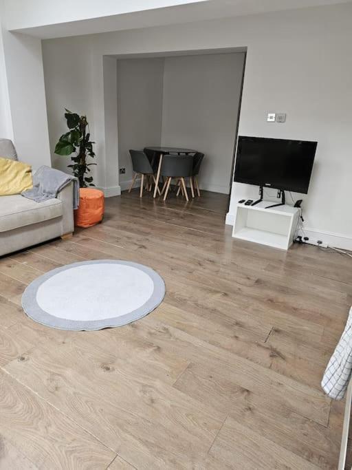 Beautiful Garden Flat Near Appartement Londres