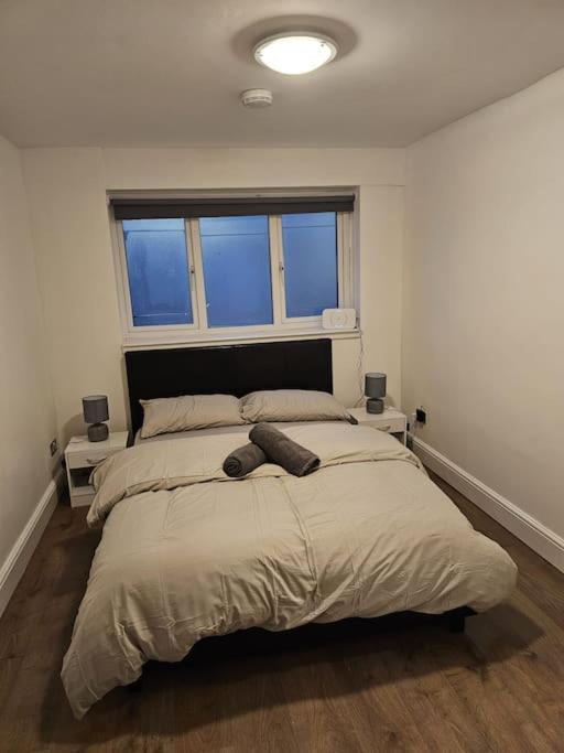 Beautiful Garden Flat Near Londres