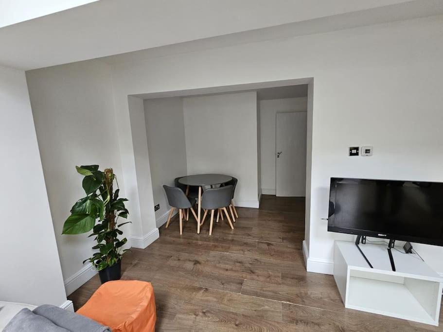 Beautiful Garden Flat Near * Londres