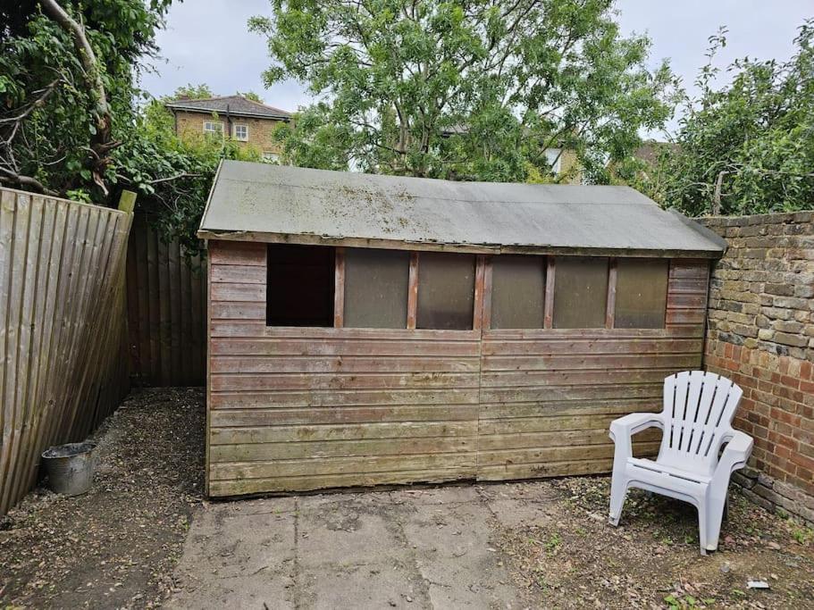 Beautiful Garden Flat Near * Londres