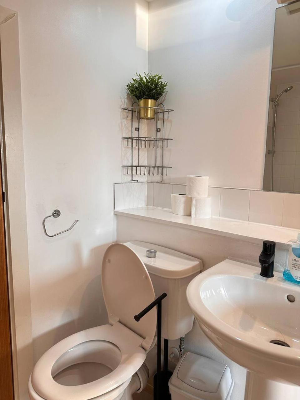 15 Percent Off Monthly -2bed Netflix Wi-fi Apartment