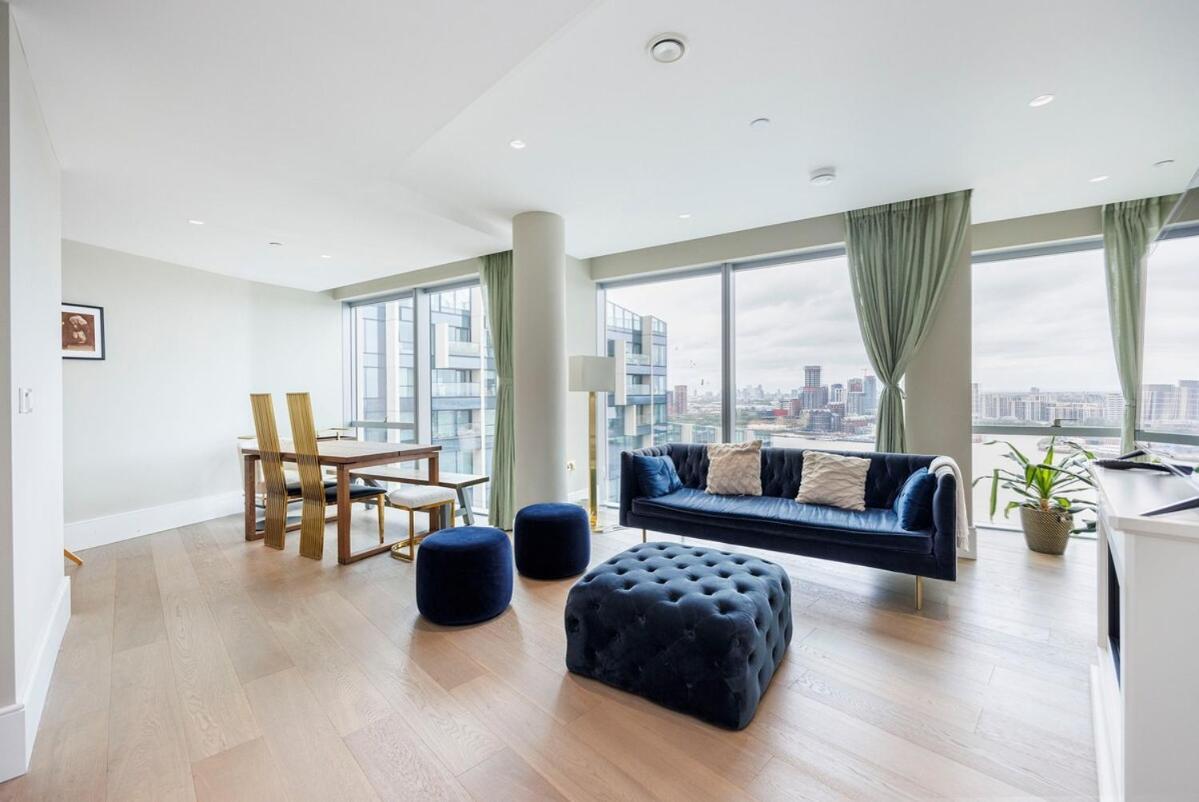 Apartment O2- Luxurious 3bd Flat With Stunning View Balcony London