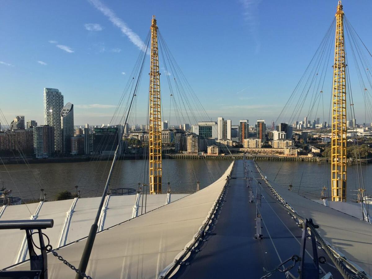 O2- Luxurious 3bd Flat With Stunning View Balcony London