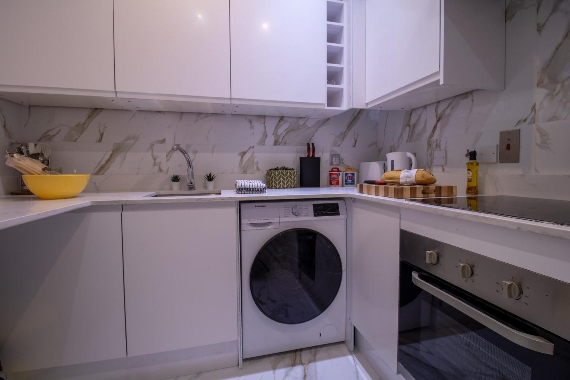 Elegant 3 Bedroom On Oxford Street Luxury Living In 2gc Apartment *