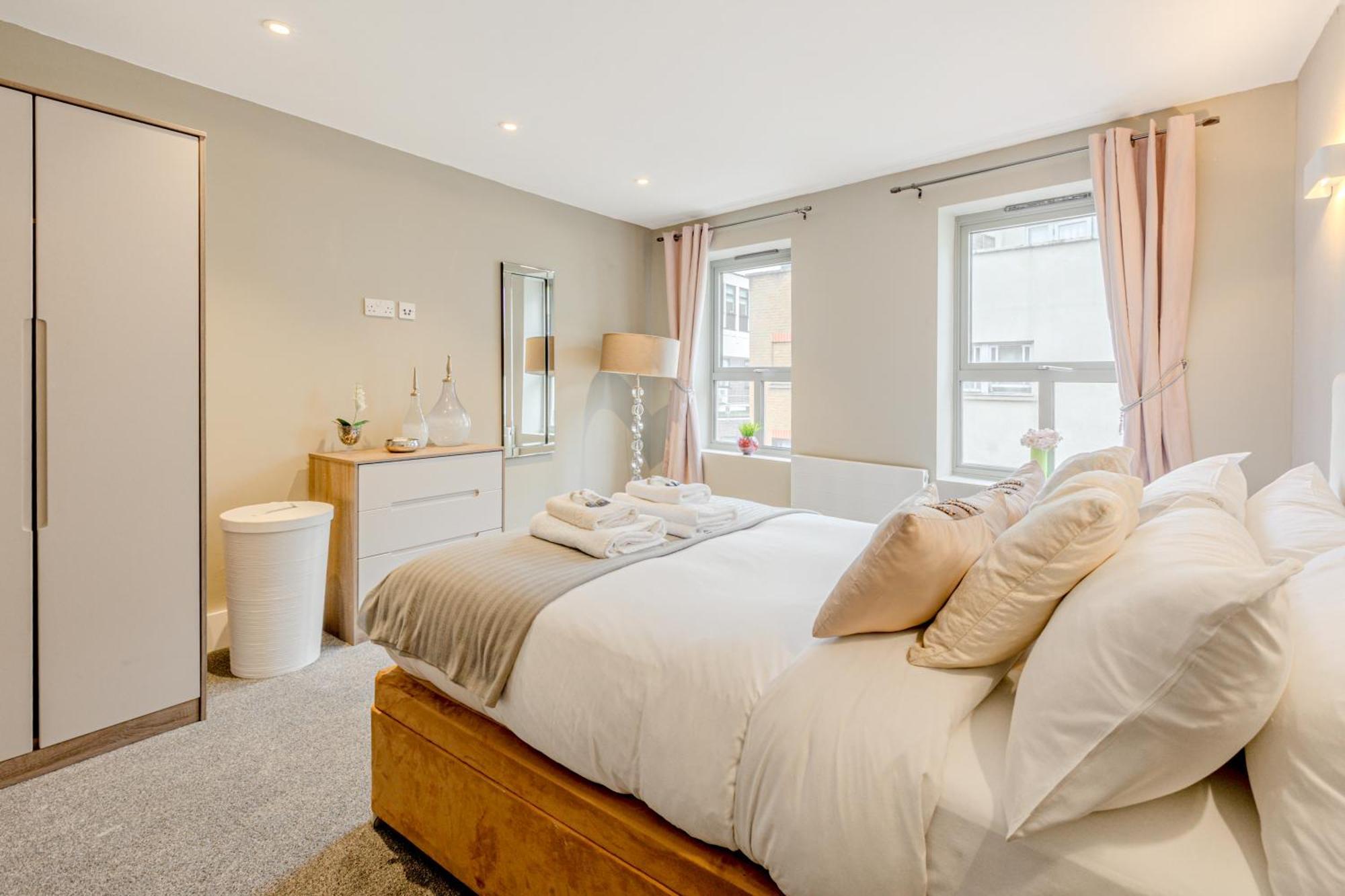 Fantastic Multilevel 3br, Vibrant Angel, 5min Tube Holiday home London