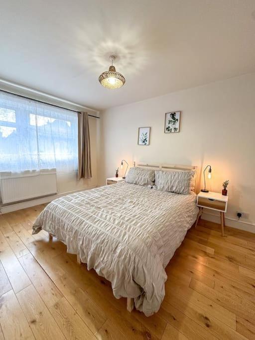 Appartamento Bright & Spacious Split Level Flat In Kennington