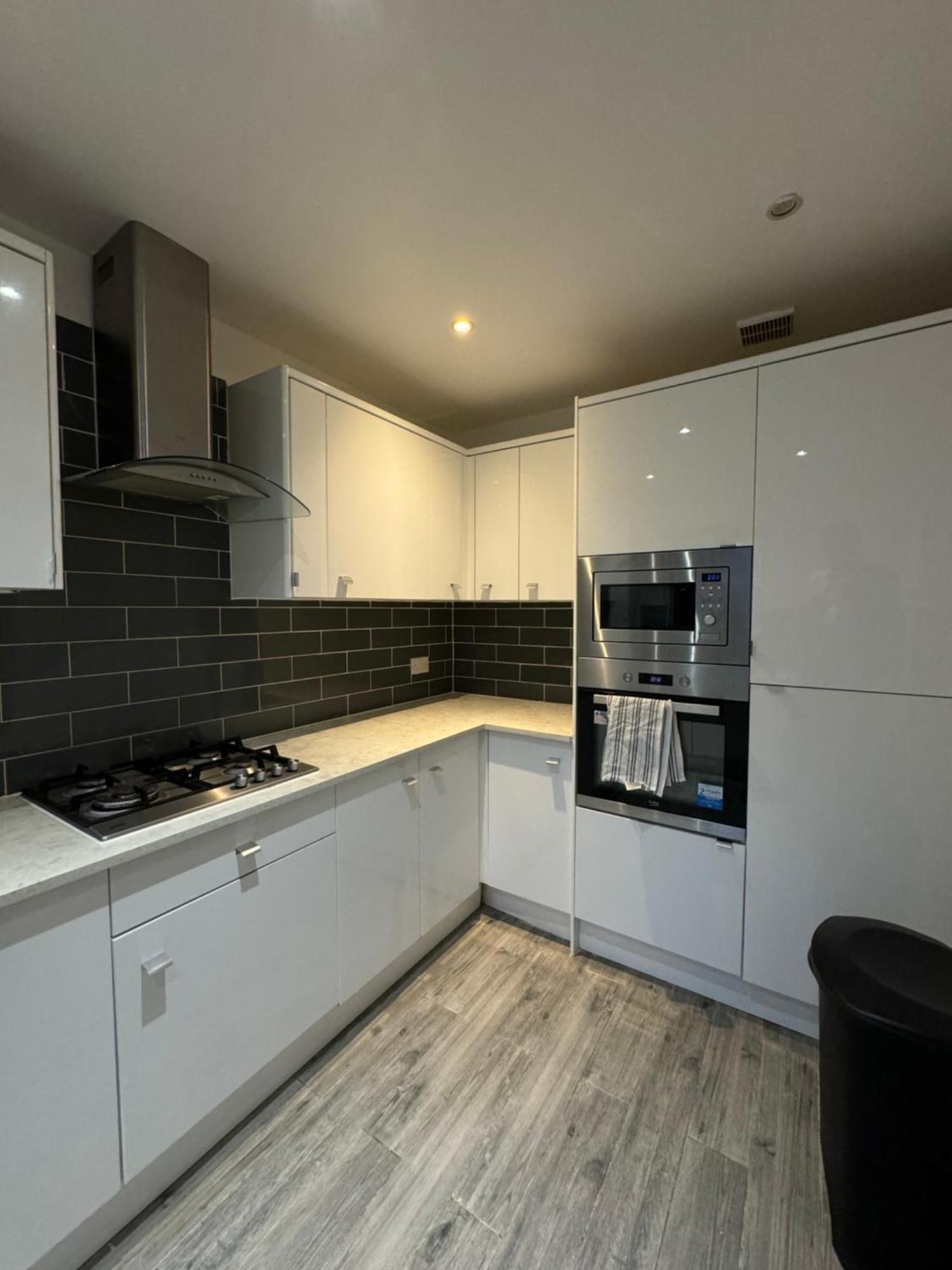 Ferienhaus Spacious 3 Bedroom Home, With Private Driveway 5 Minutes From Excel Centre & Custom House London