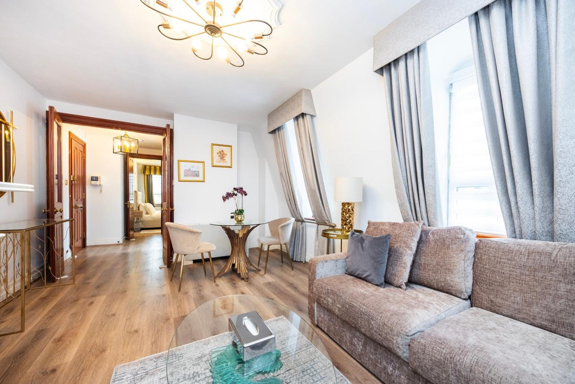 Carlton Court - Mayfair 5*