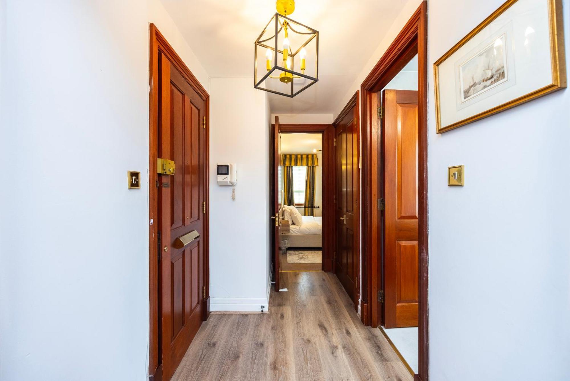 Carlton Court - Mayfair